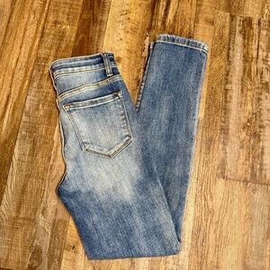 KanCan Blue Ankle Cropped Jeans with Distressed Vintage Look